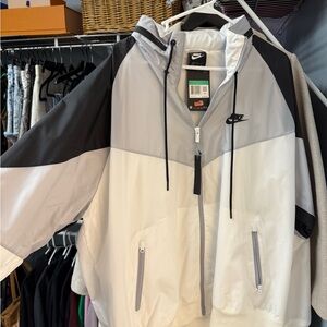 Nike Men's Gray and White Windbreaker